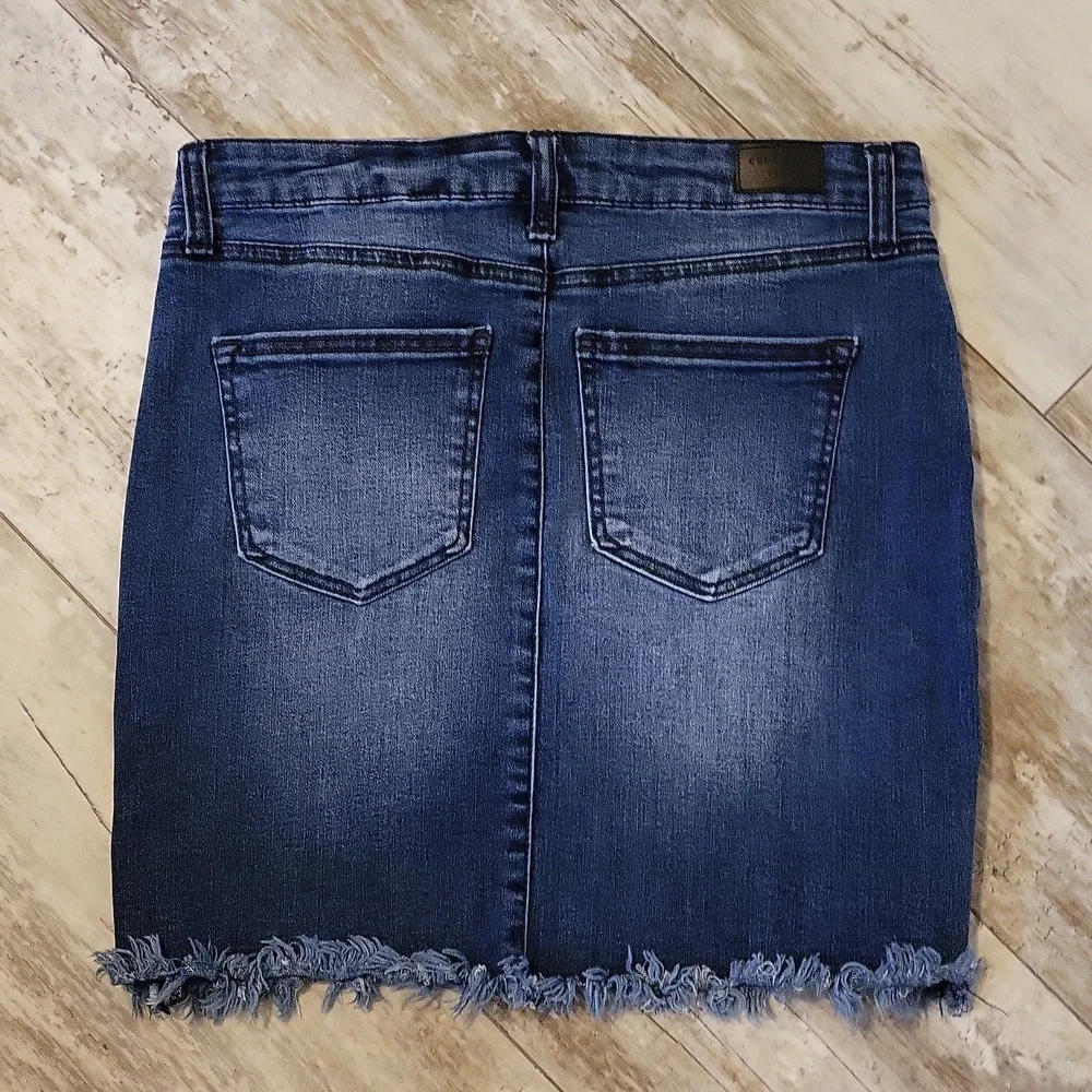Celebrity Pink Jean Skirt With Fringe